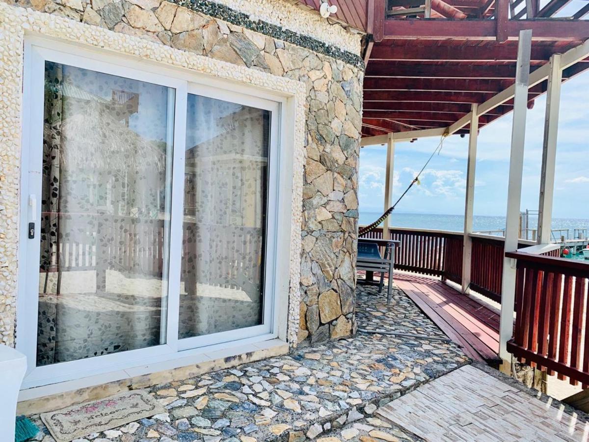 Fosters West Bay Resort Esterno foto